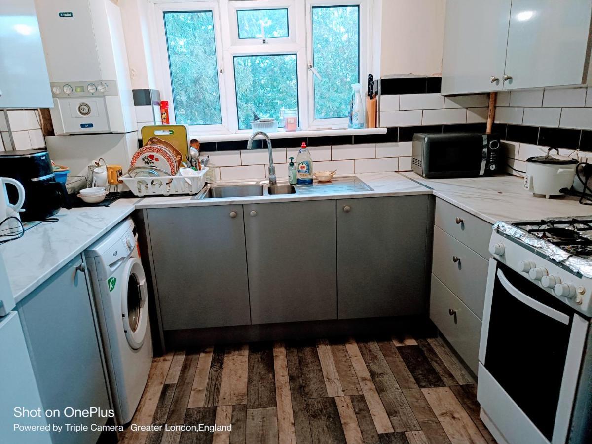London'S Bed With Breakfast & Free Parking Daire Dış mekan fotoğraf